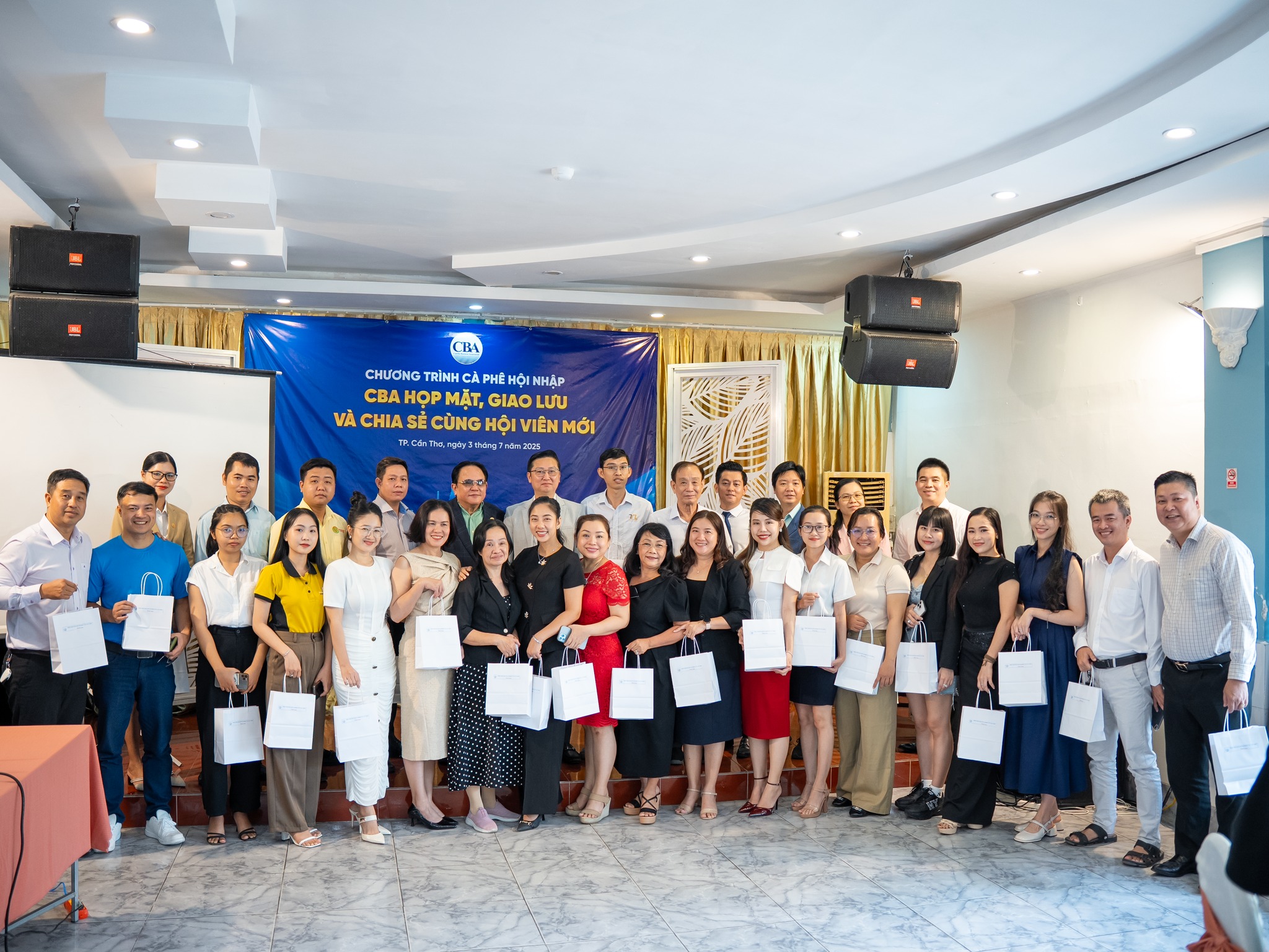 Cà phê hội nhập: CBA họp mặt, giao lưu và chia sẻ cùng hội viên mới